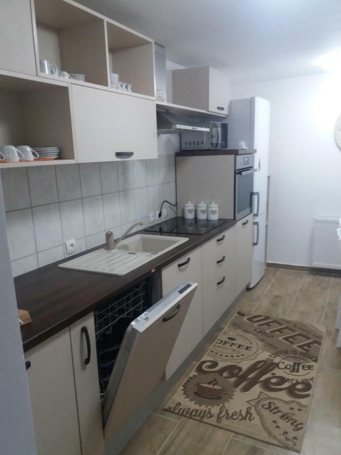 Apartment Tunel Hrušica エクステリア 写真